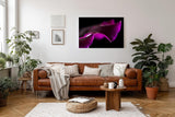 Sinus Art Wandbild 120x80cm Extreme Nahaufnahme eines Blütenblatts mit sattem Lila auf dunklem Grund