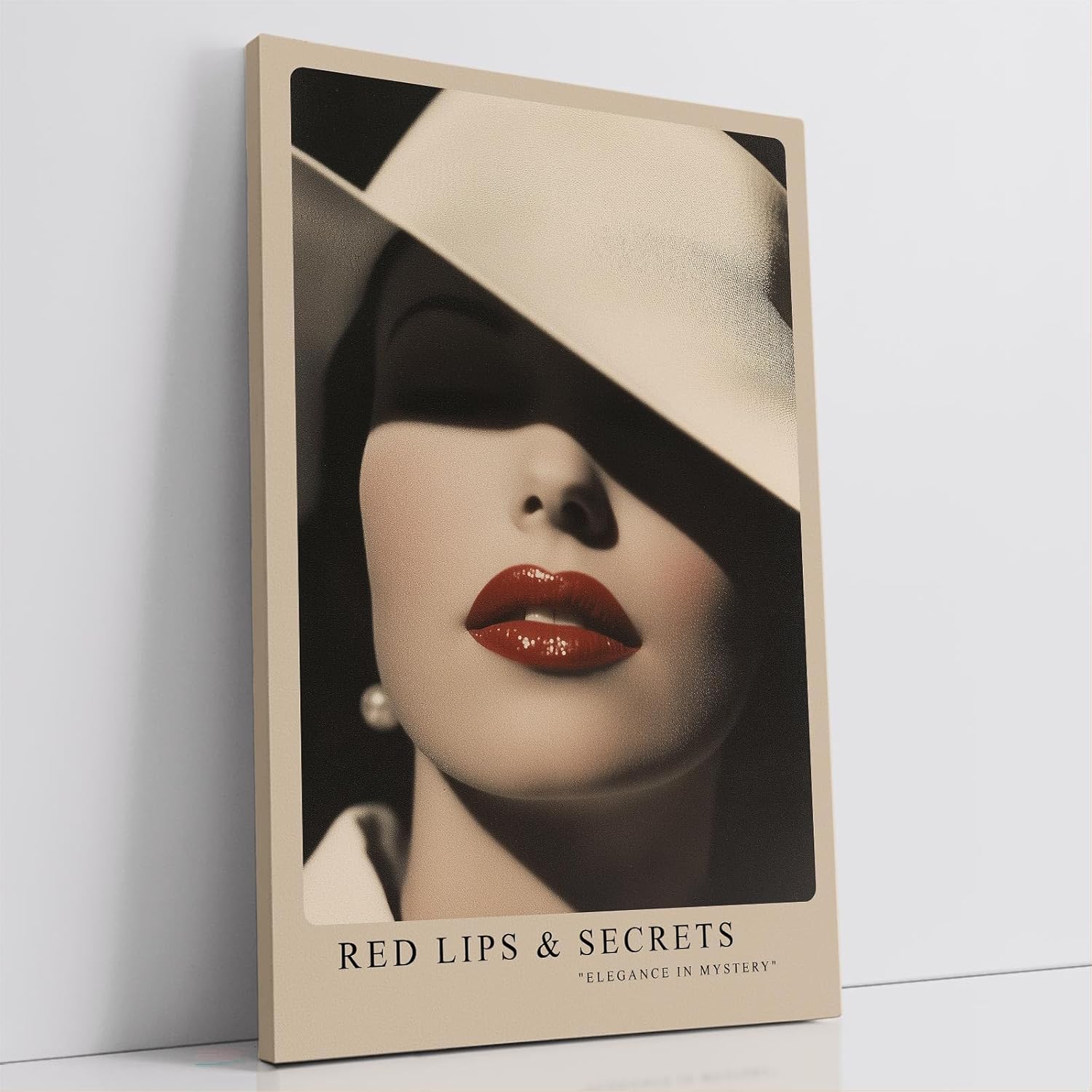 Paul Sinus Leinwandbild 60x90cm geheimnisvolle Frau mit rotem Lippenstift und elegantem Hut – stilvolles Leinwandbild mit zeitloser Ästhetik