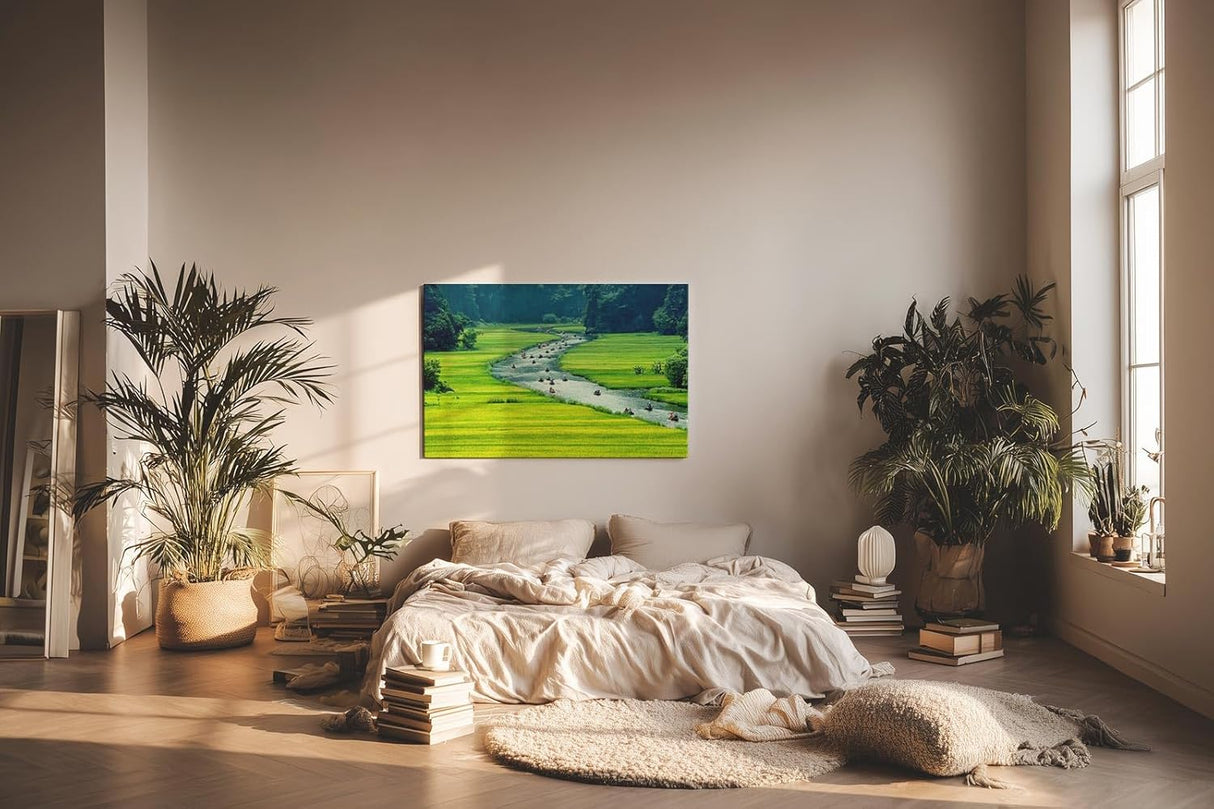 Sinus Art Wandbild 120x80cm Schmaler Fluss mit vielen Booten zwischen satten Reisfeldern in leuchtendem Grün