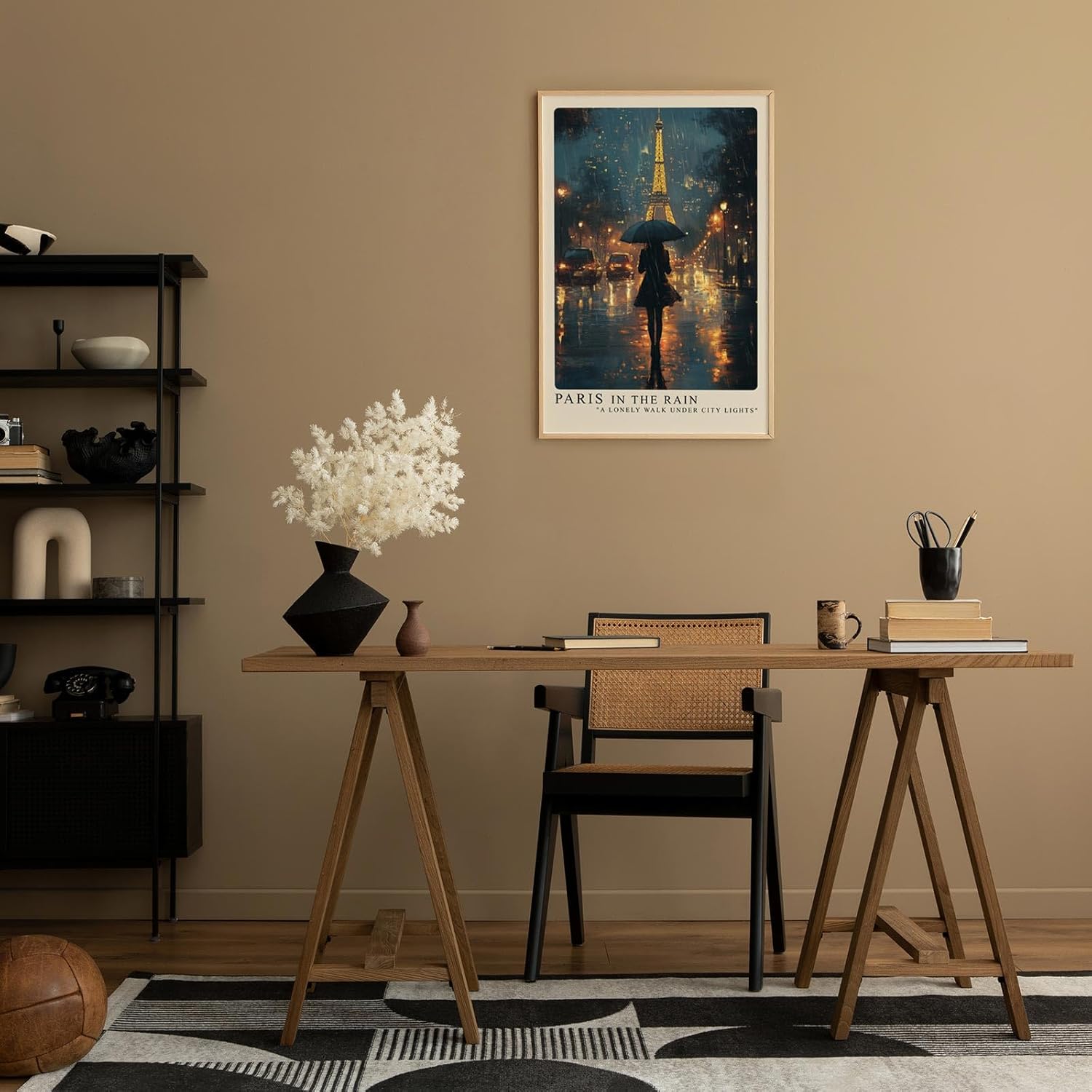 Paul Sinus Leinwandbild 60x90cm Paris im Regen – Romantische Stadtansicht mit Eiffelturm, leuchtenden Lichtern und geheimnisvoller Silhouette