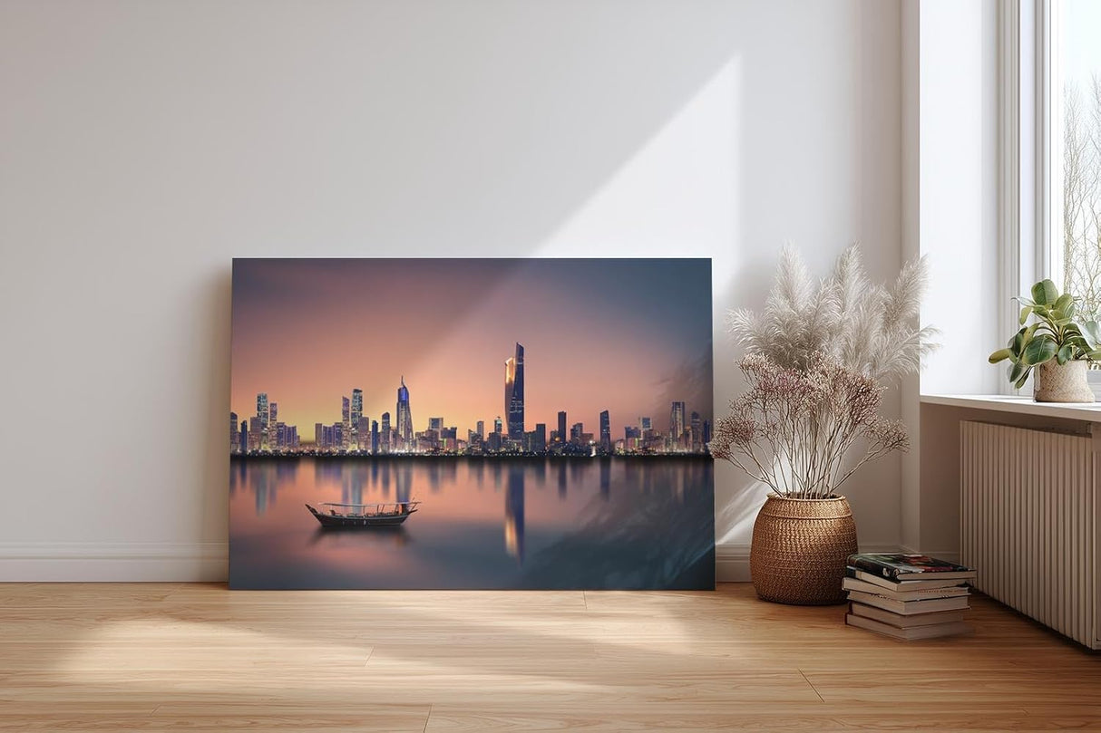 Sinus Art Wandbild 120x80cm Städtische Skyline in der Dämmerung mit reflektierendem Wasser und ruhigem Boot – kontrastreich und elegant
