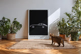Paul Sinus Kunstdruck 40x60cm Jaguar E Type – Klassischer Sportwagen in Schwarz-Weiß auf tiefschwarzem Hintergrund in Seitenansicht