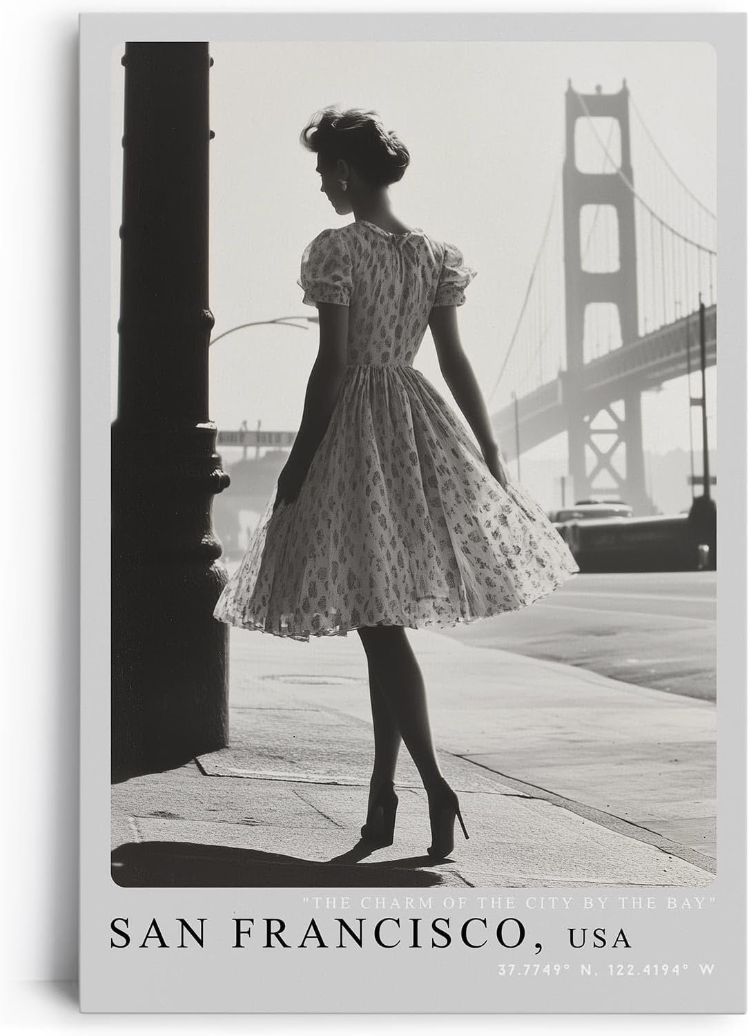 Paul Sinus Leinwandbild 80x120cm San Francisco USA Leinwandbild elegante Frau mit Vintage-Kleid vor der Golden Gate Bridge nostalgische Stadtästhetik