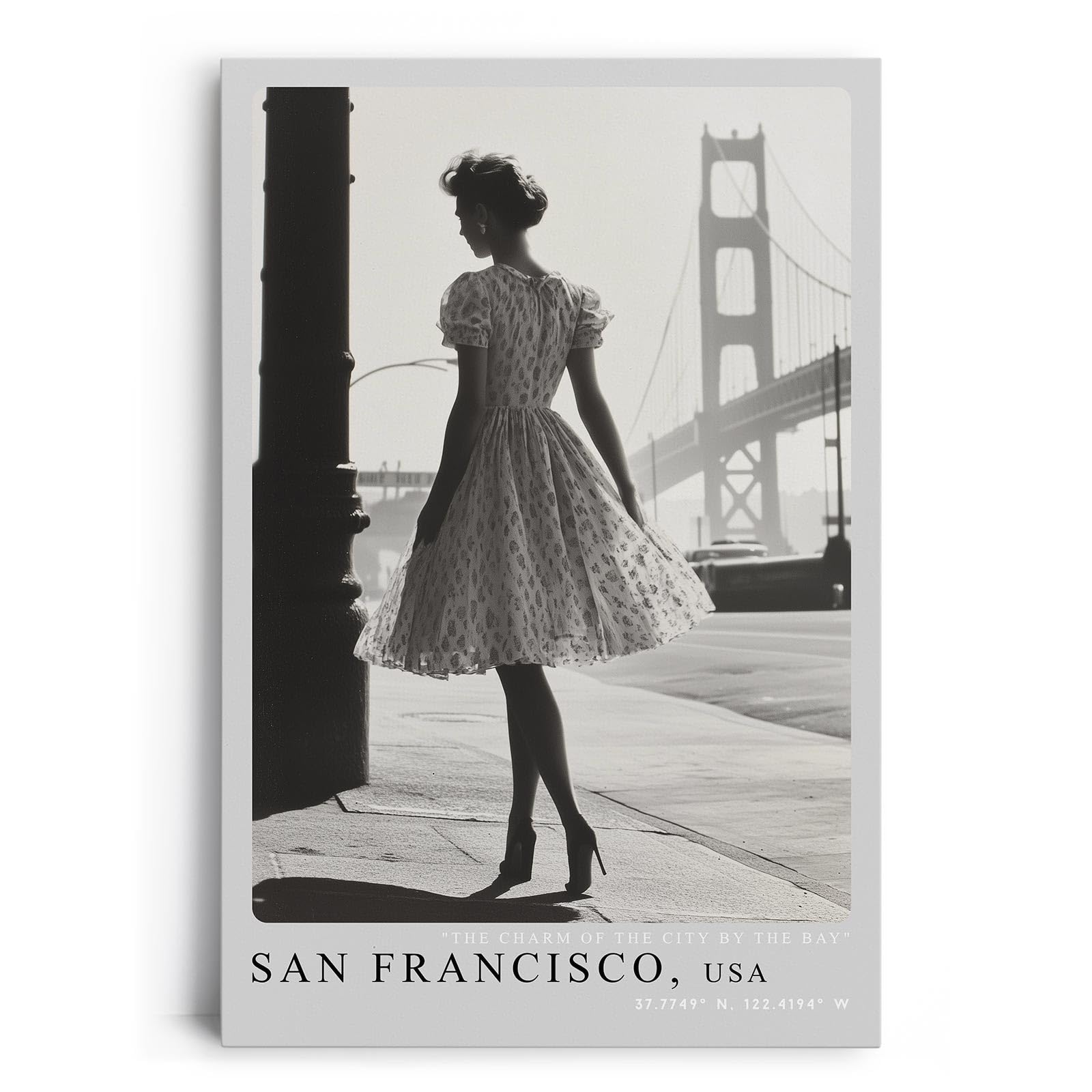 Paul Sinus Leinwandbild 80x120cm San Francisco USA Leinwandbild elegante Frau mit Vintage-Kleid vor der Golden Gate Bridge nostalgische Stadtästhetik