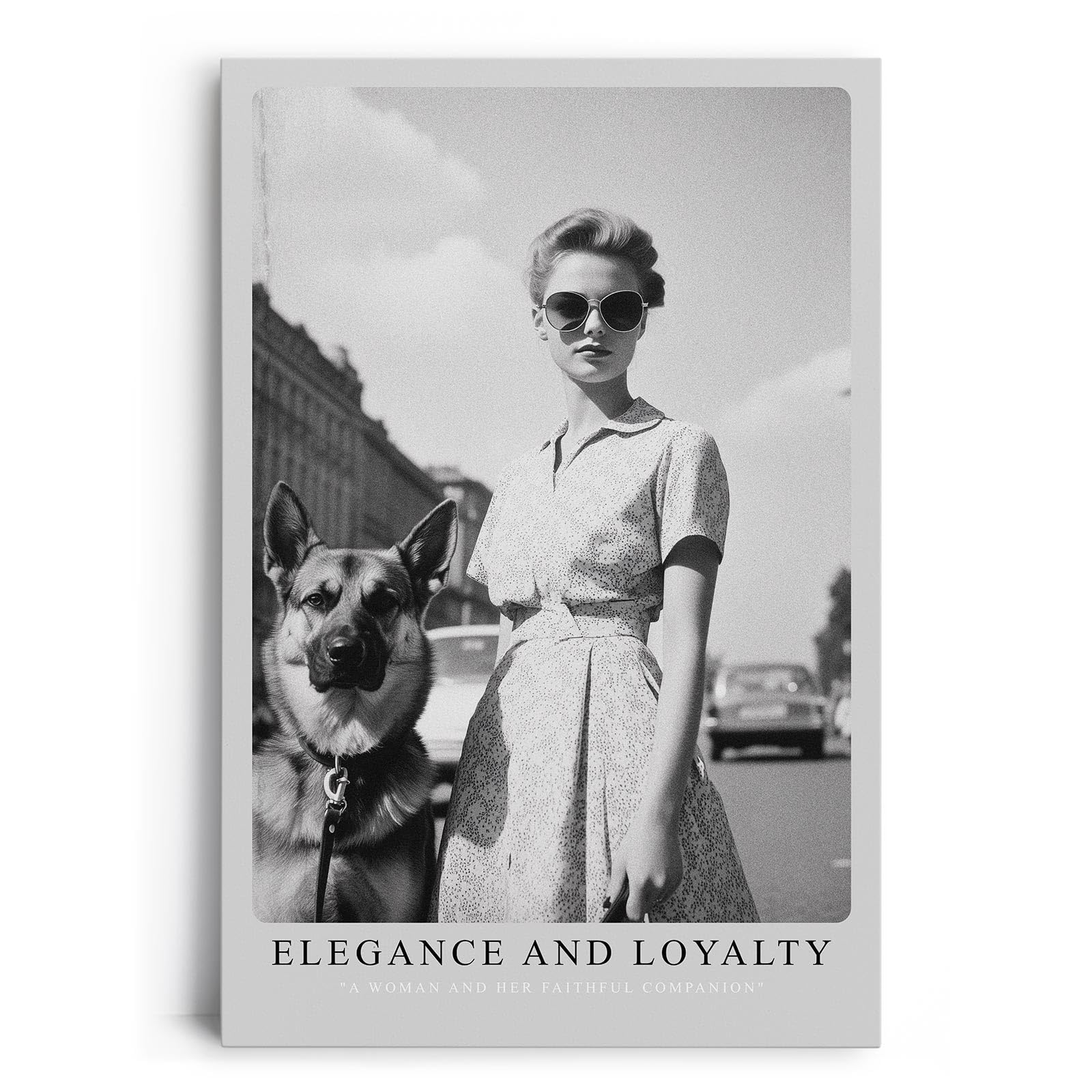 Paul Sinus Leinwandbild 60x90cm Leinwandbild Eleganz und Loyalität – Stilvolle Schwarz-Weiß-Fotografie mit Frau und treuem Hund, Retro-Charme