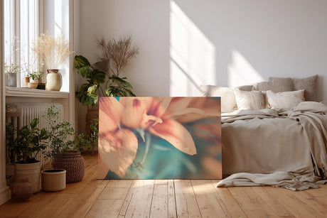 Sinus Art Wandbild 120x80cm Weichgezeichnete Nahaufnahme einer pastellfarbenen Blüte mit romantischer Stimmung