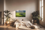 Sinus Art Wandbild 120x80cm Leuchtend grüne Weinberge und Hügel mit typischen Zypressen und Villa