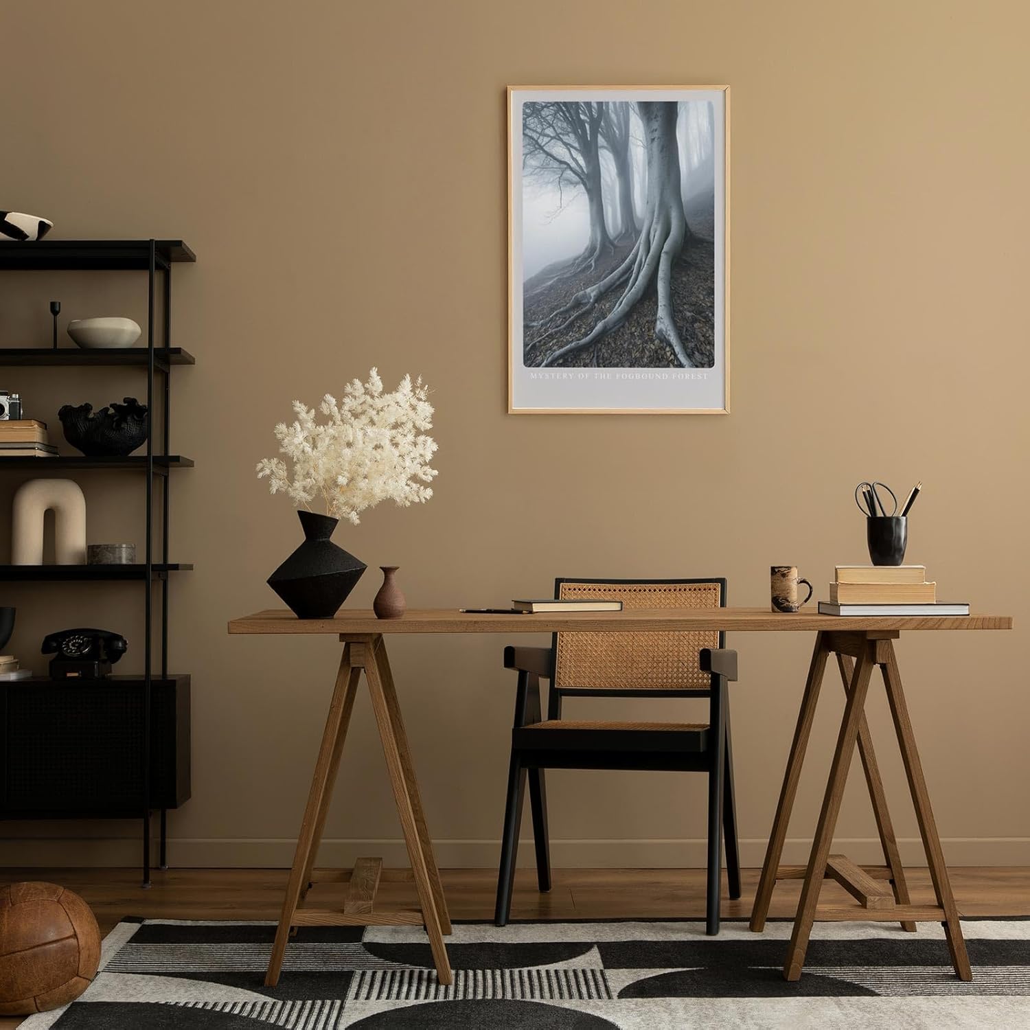 Paul Sinus Leinwandbild 60x90cm geheimnisvolle Waldszene mit nebelverhangenen Bäumen, mystische Wandkunst in kühlen Grautönen mit atmosphärischer Tiefe