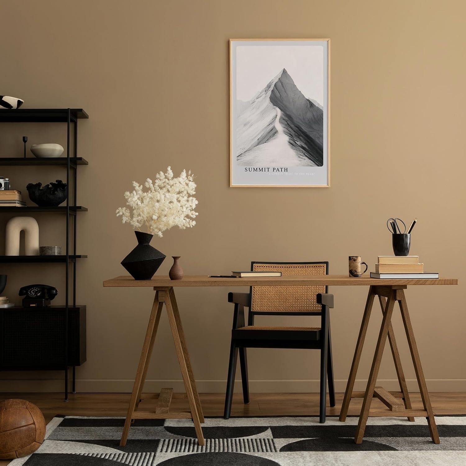 Paul Sinus Leinwandbild 60x90cm Gipfelpfad – Minimalistisches Bergmotiv mit einsamem Weg zur Spitze in monochromer Ästhetik