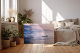Sinus Art Wandbild 120x80cm Stilles Wasser, Fischerboot und pastellfarbene Hügel – harmonisch, leicht und beruhigend