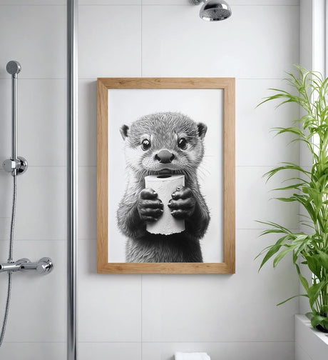 Paul Sinus Poster/Leinwandbild/Rahmenoption – Süßer Otter mit Klopapier – Witziges WC-Bild für Humor im Bad