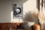 Paul Sinus Wandbild in 40x60cm Black Center – Ausdrucksstarke monochrome Kunst mit dynamischer Kreisform