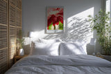 Paul Sinus Kunstdruck 40x60cm Morning Bloom – rote Blüte mit Tautropfen im Morgenlicht in Nahaufnahme