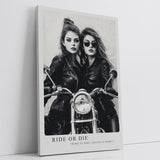 Paul Sinus Leinwandbild 80x120cm rebellische Bikerinnen in stilvoller Schwarz-Weiß-Ästhetik mit kraftvoller Dynamik – ikonisches Leinwandbild