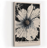 Paul Sinus Wandbild in 40x60cm The Bloom of Contrast – Abstraktes Blumenmotiv in Schwarz und Weiß mit intensiver Ausdruckskraft