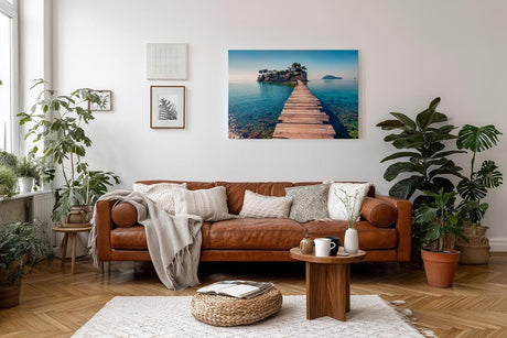 Sinus Art Wandbild 120x80cm Holzsteg führt zur Insel im klaren Meer – Symbol für Freiheit und Fernweh
