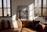 Paul Sinus Wandbild in 40x60cm Duskline mit stimmungsvoller Stadtsilhouette und Boot im Abendlicht für elegante Wandgestaltung