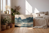 Sinus Art Wandbild 120x80cm Faszinierende Bergsilhouetten im Nebel mit dynamischem Vogelschwarm erzeugen eine ruhige und kraftvolle Atmosphäre