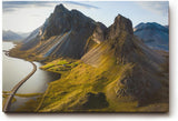 Sinus Art Wandbild 120x80cm Faszinierendes Bergmassiv an der Küste mit einzigartiger Topografie für starke Raumwirkung