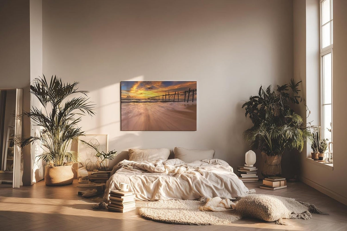 Sinus Art Wandbild 120x80cm Dramatische Szene mit bewegtem Wasser und historischem Holzsteg bei Sonnenuntergang