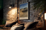 Paul Sinus Kunstdruck 40x60cm Sahara Desert Africa – Endlose Sanddünen im goldenen Licht mit weichem Schattenspiel