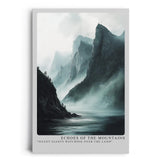 Paul Sinus Leinwandbild 40x60cm Monumentale Bergwelt – Dramatische Felslandschaft im Nebel mit mystischer Atmosphäre und kraftvoller Naturdarstellung