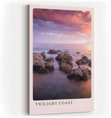 Paul Sinus Kunstdruck 40x60cm Twilight Coast – Felsen im Abendlicht an ruhiger Küste mit violettem Himmel und weichem Wasser