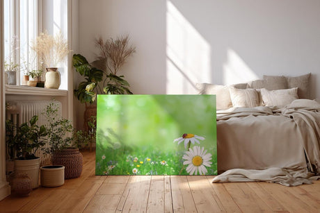 Sinus Art Wandbild 120x80cm Nahaufnahme mit Gänseblümchen und Marienkäfer auf unscharfem Frühlingshintergrund
