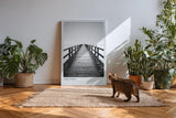 Paul Sinus Kunstdruck 40x60cm Pier Steg Schwarzweiß Minimalismus Fotografie Meer Horizont