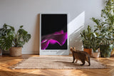 Paul Sinus Kunstdruck 40x60cm Velvet Bloom – samtige Blütenform in dunklem Violett auf Schwarz