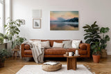 Sinus Art Wandbild 120x80cm Sanfter Nebel schwebt über dem stillen Wasser vor bewaldeter Uferlinie
