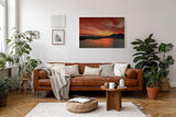 Sinus Art Wandbild 120x80cm Atmosphärisches Hafenszenario mit Silhouetten und leuchtendem Himmel über markanter Vulkanform