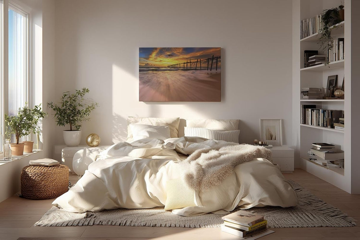 Sinus Art Wandbild 120x80cm Dramatische Szene mit bewegtem Wasser und historischem Holzsteg bei Sonnenuntergang