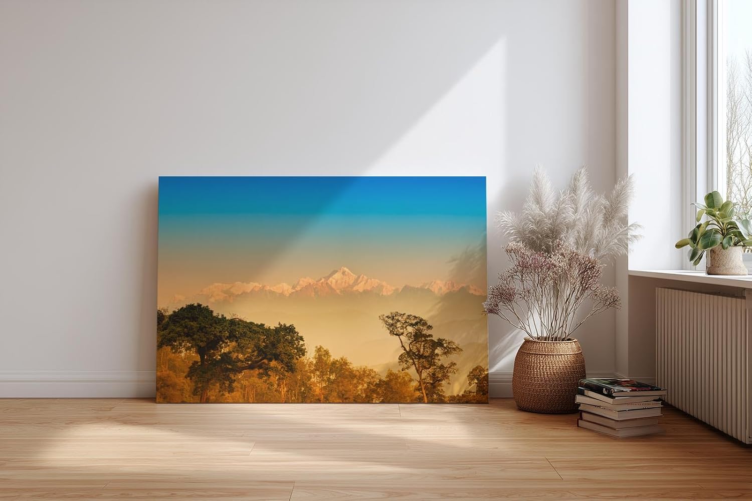 Sinus Art Wandbild 120x80cm Großartiges Bergmotiv mit schimmernden Gipfeln und weiten Ebenen im Lichtspiel