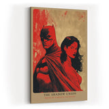 Paul Sinus Wandbild in 40x60cm The Shadow Union – Batman und mysteriöse Frau in intensiver roter Komposition, ausdrucksstarkes Pop-Art-Design für moderne Räume