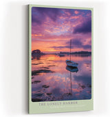 Paul Sinus Wandbild in 40x60cm Boot im Hafen bei Sonnenuntergang mit violett-pinkfarbenem Himmel und ruhigem Wasser