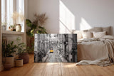 Sinus Art Wandbild 120x80cm Gelbe Straßenbahn in monochromer Großstadtkulisse – Highlight inmitten des Alltags