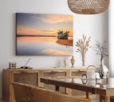 Paul Sinus Wandbild 120x80cm Meer Fischerboot Schiffswrack Fotokunst rosa Himmel