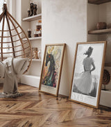 Paul Sinus Leinwandbild 80x120cm Sylt Germany Leinwandbild elegante Frau am Strand in Schwarz-Weiß nostalgische Küstenromantik und zeitlose Ästhetik
