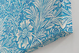 Sinus Art Wandbild 120x80cm Florales Design mit Blüten und Blättern im klassischen Vintage-Stil auf blauem Hintergrund