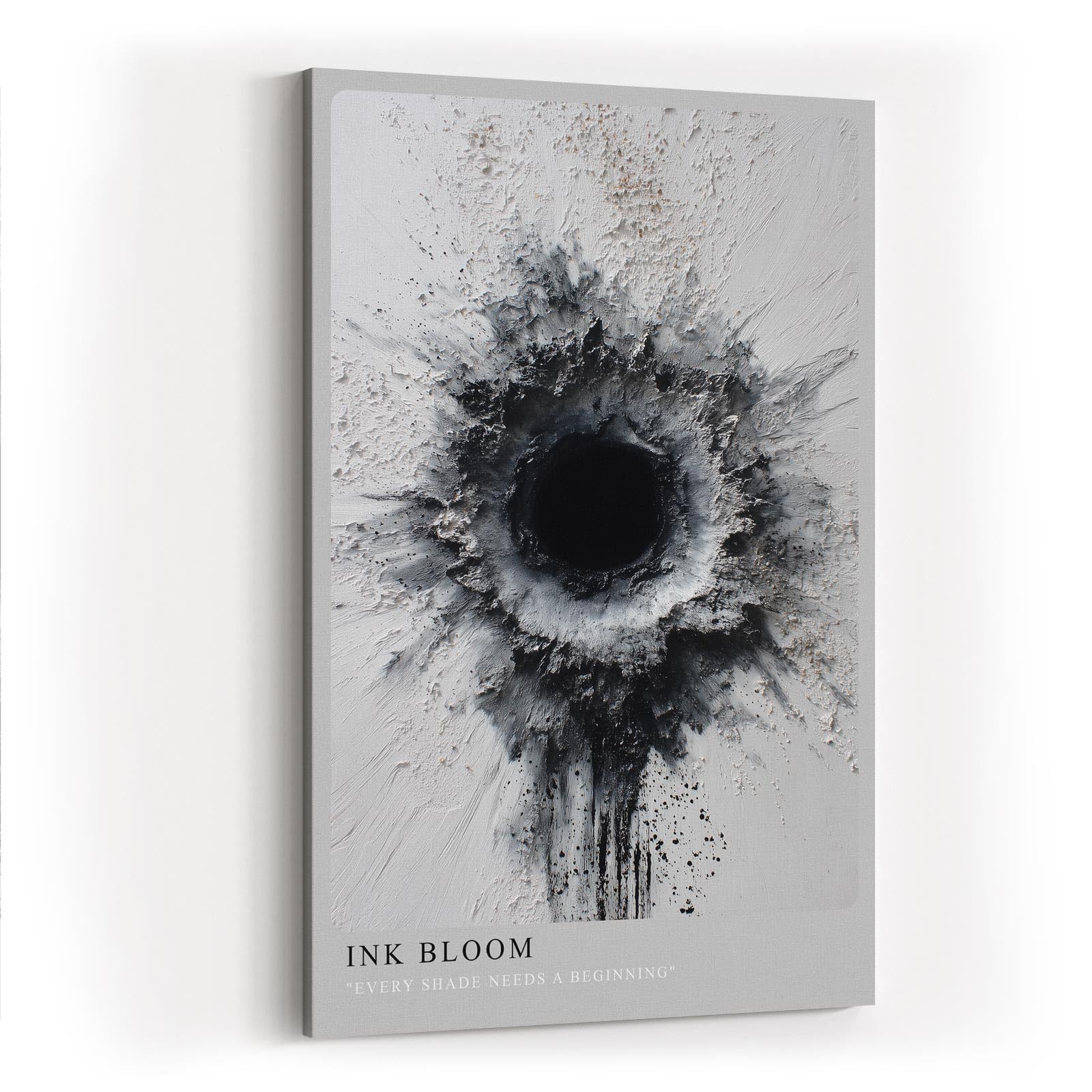 Paul Sinus Wandbild in 40x60cm Ink Bloom Abstraktes Schwarz-Weiß-Kunstwerk mit texturierter, radialer Form und dunklem Zentrum
