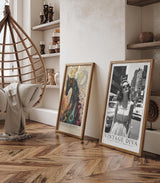 Paul Sinus Leinwandbild 40x60cm Leinwandbild Vintage Diva – Stilvolle Schwarz-Weiß-Fotografie einer glamourösen Frau in urbaner Kulisse, Retro-Ästhetik