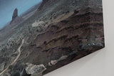 Sinus Art Wandbild 120x80cm Faszinierende Landschaft mit ikonischen Felsformationen unter der Milchstraße