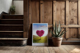 Paul Sinus Kunstdruck 40x60cm Tree of Love – Herzbaum im sonnendurchfluteten Frühlingsfeld