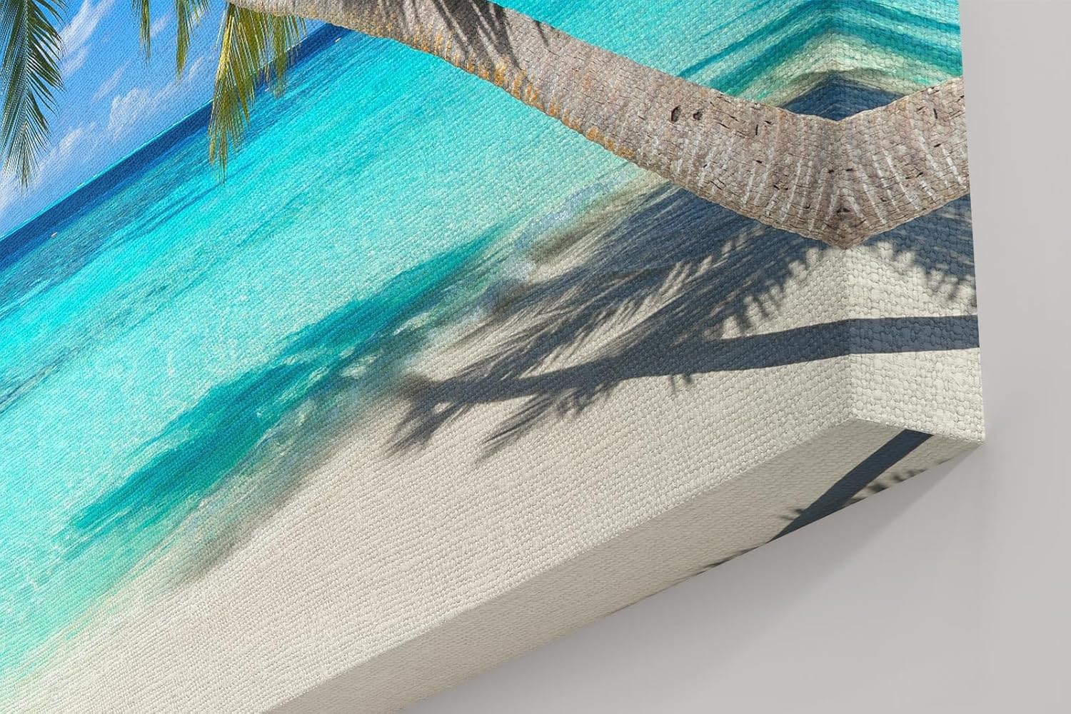 Sinus Art Wandbild 120x80cm Tropischer Strand mit weißen Sand und schattenspendenden Palmen als Urlaubsidyll