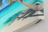 Sinus Art Wandbild 120x80cm Tropischer Strand mit weißen Sand und schattenspendenden Palmen als Urlaubsidyll