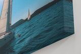 Sinus Art Wandbild 120x80cm Friedvolle Szene eines Segelboots unter blauem Himmel mit strahlendem Sonnenschein