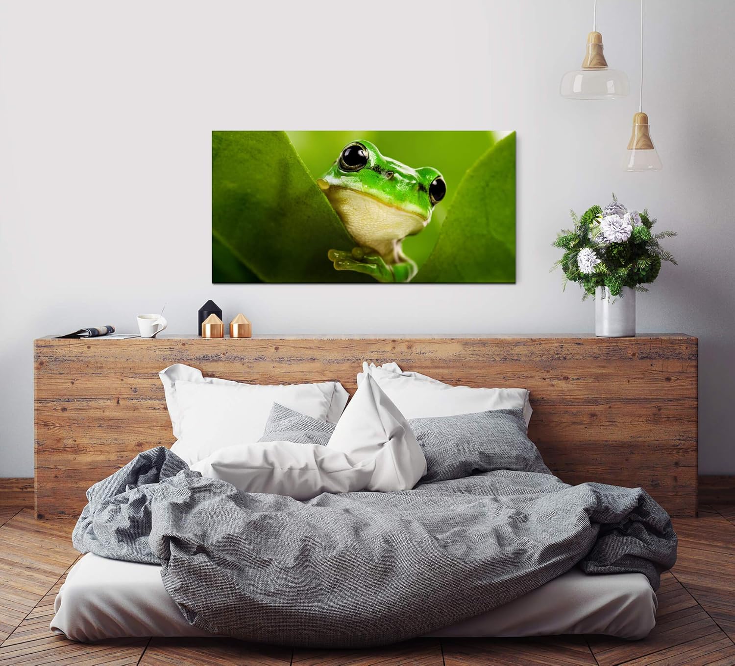 Frosch hinter Blättern ca. 130x70cm Wandbild inklusive Schattenfugenrahmen schwarz - Panorama Leinwand Bild XXL Format Wandbilder Wohnzimmer Wohnung Deko Kunstdrucke