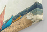 Sinus Art Wandbild 120x80cm Farbige Boote auf Sandstrand mit Palmen und tropischem Himmel im nostalgischen Stil