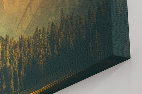 Sinus Art Wandbild 120x80cm Goldenes Abendlicht taucht die Berge und Wälder in sanfte, beruhigende Töne